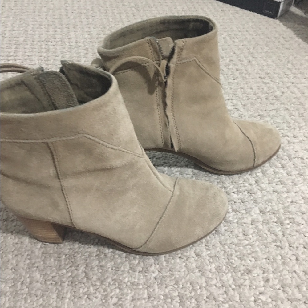 Tom heels tan